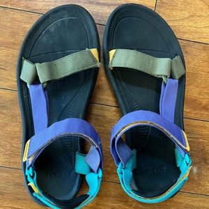 Teva Hurricane Bright Retro Multi Strappy Women’s Summer Sandals Size 10